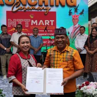 Gubernur NTT Melki Laka Lena Launching NTT Mart Manggarai Barat