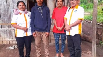 Anggota DPRD Perindo Nagekeo Kunjungi Si Yatim Jimi Longa di Ngada 