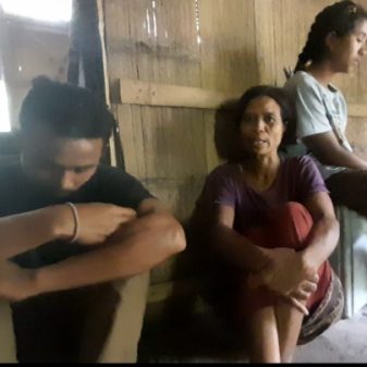 Ngada NTT : Kisah Sedih Anak Yatim Berjuang Hidup, Jimi Longa