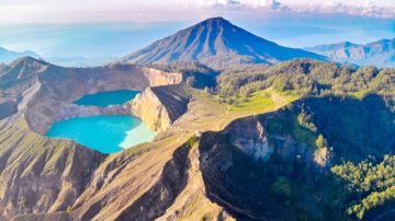 Salah Satu Dinding Tebing Danau Kelimutu Ende Longsor