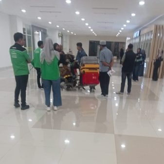 Diduga Transportasi Online di Bandara Sultan Hasanuddin Dapat Perlakuan Khusus