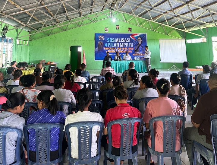 Julie Sutrisno Laiskodat Gelar Sosialisasi Empat Pilar Kebangsaan di Warupele Ngada