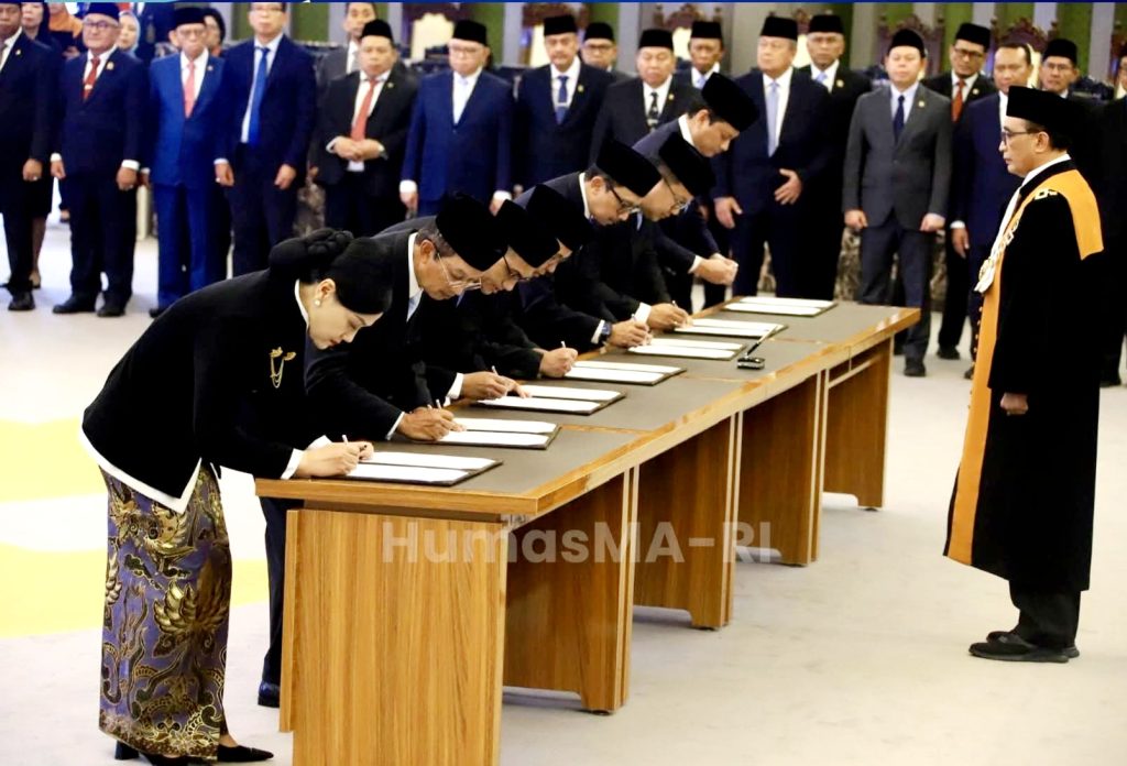 Friderica Widyasari Dewi Ucap Sumpah Jabatan sebagai Ketua OJK