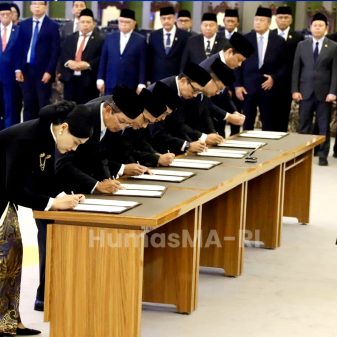 Friderica Widyasari Dewi Ucap Sumpah Jabatan sebagai Ketua OJK