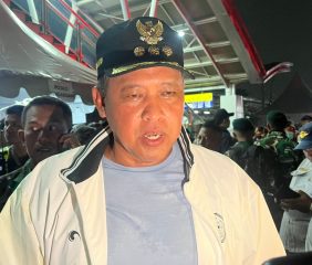 Cek Lokasi Tabrakan Kereta Api, Wali Kota Bekasi Fokus pada Penanganan Korban