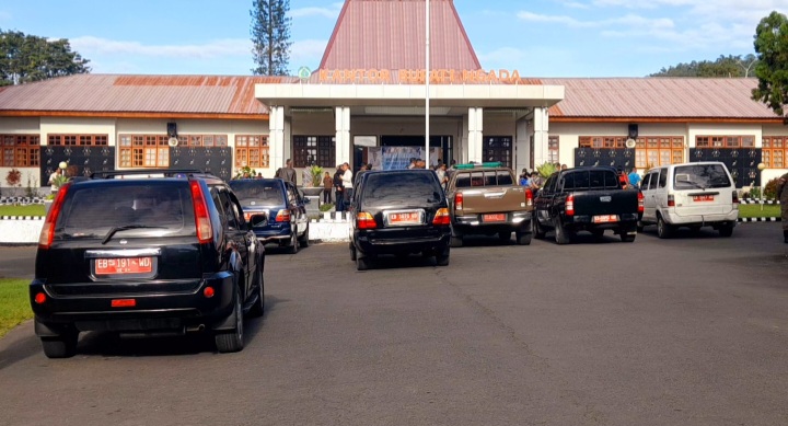 Ratusan Kendaraan Dinas Tunggak Pajak, Pemda Ngada Gelar Apel Penertiban