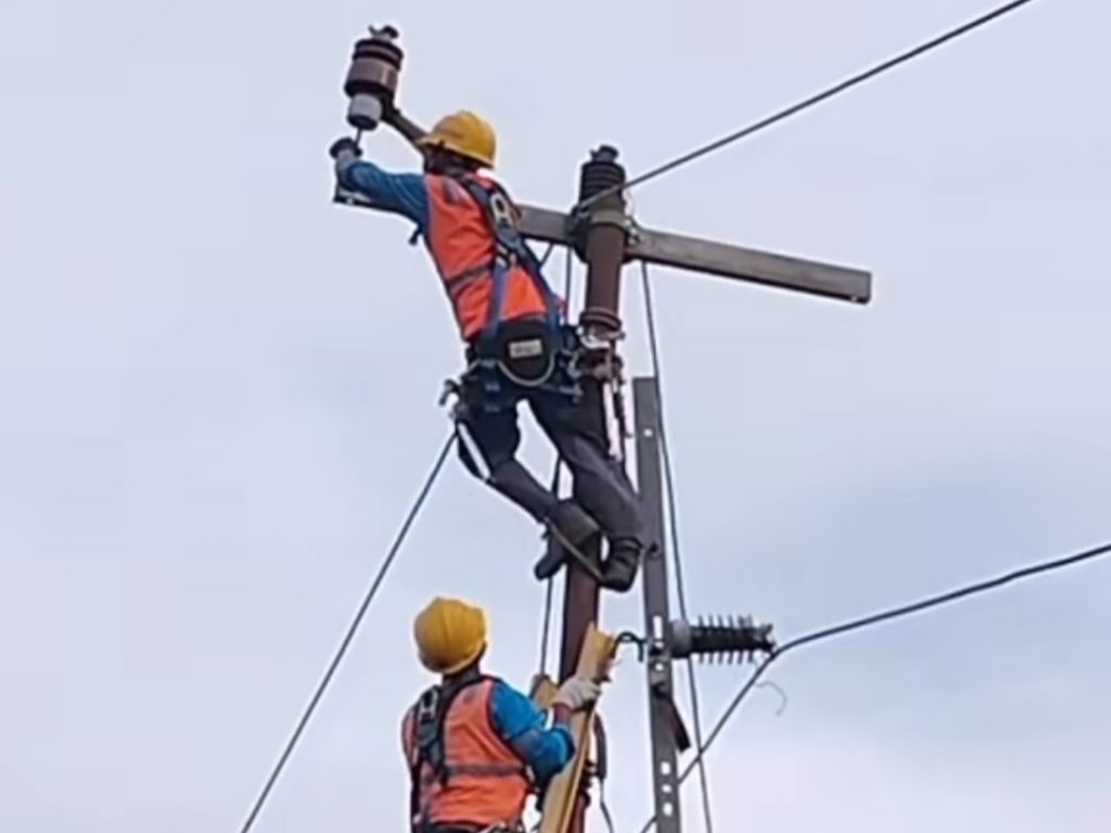 Nagekeo : Menepik Dimensi Kepentingan, Terang Listrik di Desa Terpencil ‎