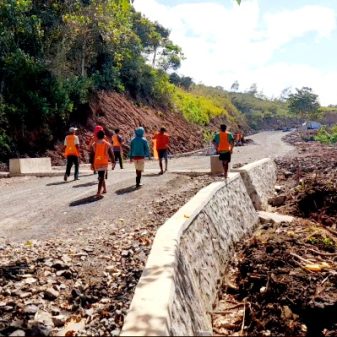Akses Jalan Menuju RSUD Late Ngada Jalur Wolokela Tengah Dikerjakan