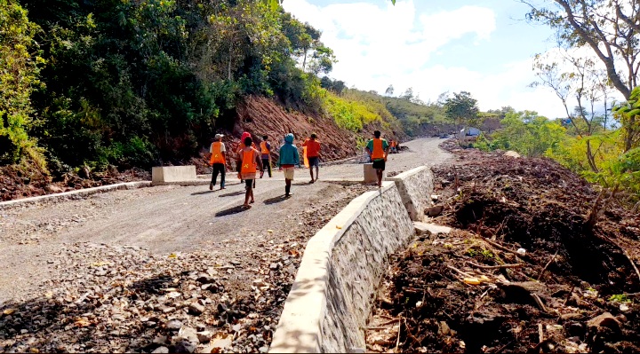 Akses Jalan Menuju RSUD Late Ngada Jalur Wolokela Tengah Dikerjakan