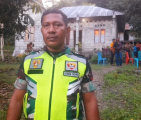 Babinsa TNI 1625 Penugasan Labolewa Nagekeo, Kopda Misraim Fay Imbau Warga Tertibkan  Ternak