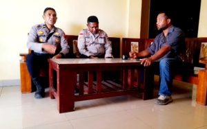 Pelapor Ferdinandus Dhosa datangi SPKT Polres Nagekeo, Jumat (24/4/2026).
