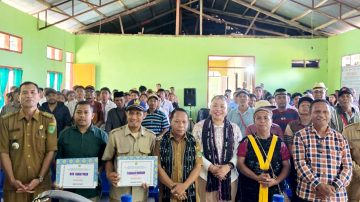 Bupati Ngada Serahkan Murni Kasih, Ratusan Juta Dukung Stasi Waturoka dan Pendidikan