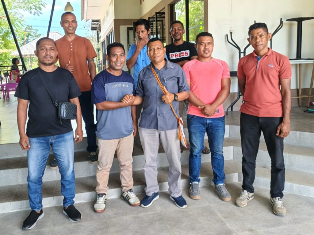 Rajut Kembali Kemitraan, Ketua Komisi III DPRD Nagekeo Temui Para Wartawan Curahkan Isi Hati ‎ ‎