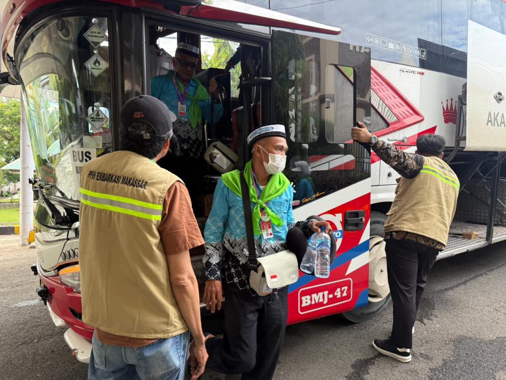 Bone 2.023 Jamaah Hanya 8 Kloter, Maros 626 Jamaah Tersebar di 10 Kloter: PPIH Embarkasi Makassar Buka Suara