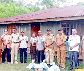 Tanggap Darurat, Dinsos Ende Salurkan Bantuan bagi Korban Konflik di Gaibhabha Detukeli