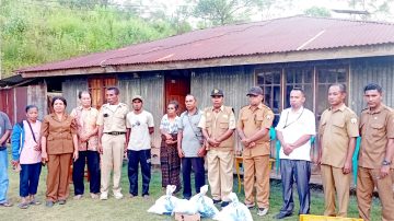 Tanggap Darurat, Dinsos Ende Salurkan Bantuan bagi Korban Konflik di Gaibhabha Detukeli