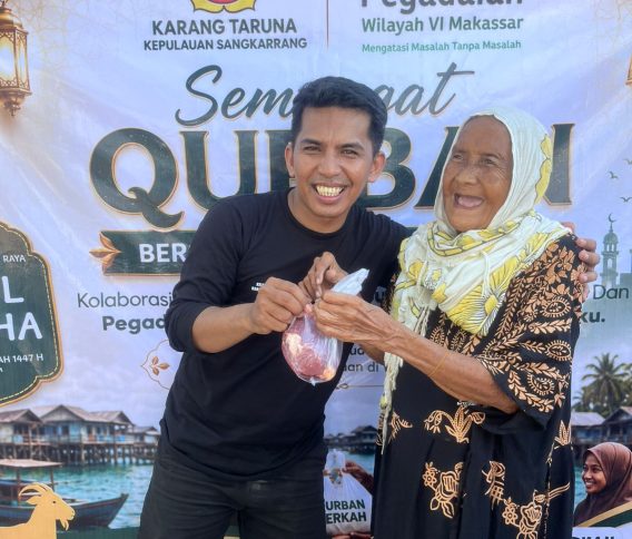 Pegadaian Hadir untuk Negeri, Salurkan Bantuan Qurban di Kepulauan Sangkarrang