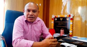 Kepala SMA Katolik Regina Pacis Bajawa, Hendrianto Emanuel Ndiwa