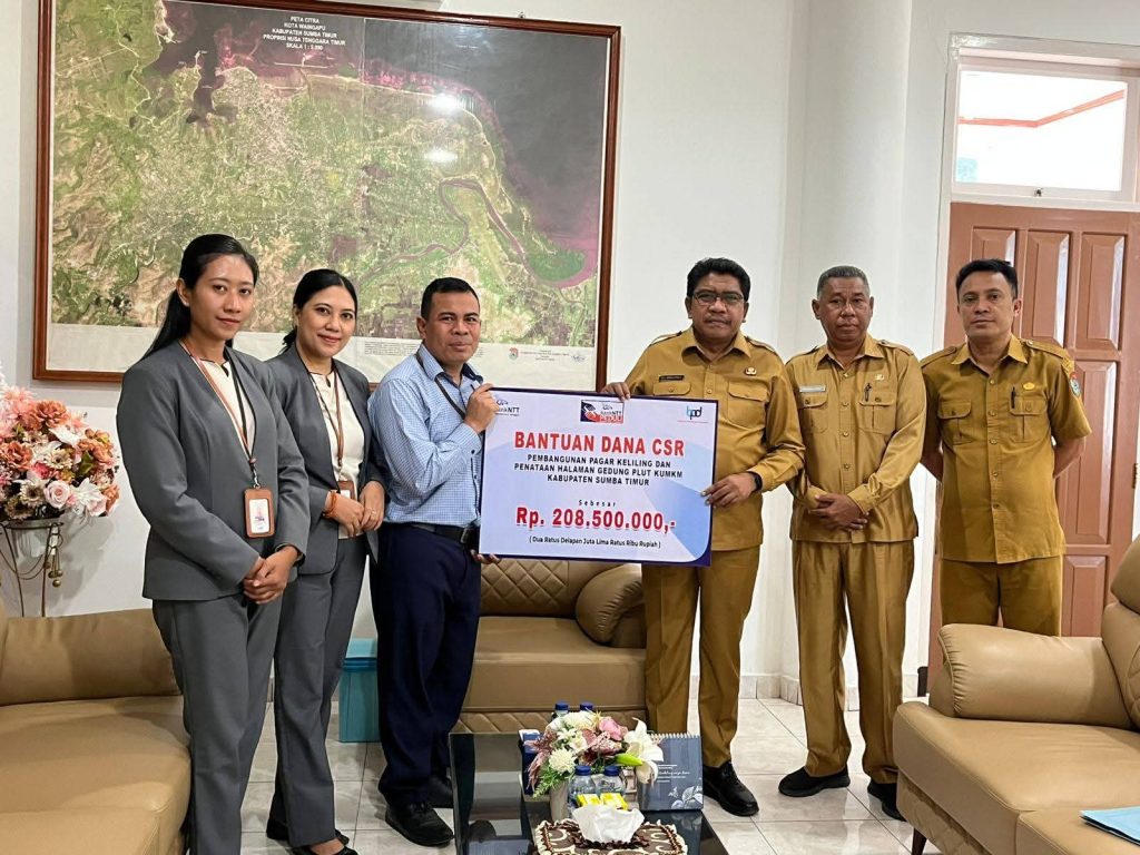 Sinergi Pemkab Sumba Timur dan Bank NTT Salurkan CSR Rp208,5 Juta
