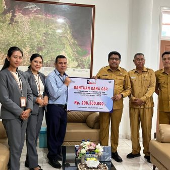 Sinergi Pemkab Sumba Timur dan Bank NTT Salurkan CSR Rp208,5 Juta