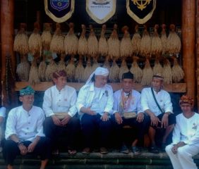 Abah Anton Kunjungi Kampung Adat Kuta: Warga Harapkan Solusi Air Bersih dan Penguatan Lembaga Adat