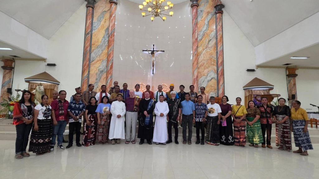Kunjungan Historis Pater Rogério Gomes di Sumba: Nyalakan Api Iman dan Harapan