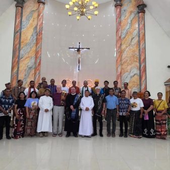 Kunjungan Historis Pater Rogério Gomes di Sumba: Nyalakan Api Iman dan Harapan