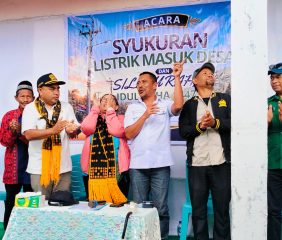 Wabup Berni Dhey : Pemda Ngada Terus Dorong Pemerataan Listrik Pedesaan