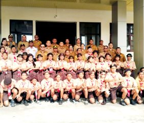 Pemda Ngada NTT Pacu Investasi Manusia mulai dari Seragam Sekolah