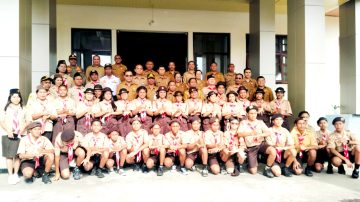 Pemda Ngada NTT Pacu Investasi Manusia mulai dari Seragam Sekolah