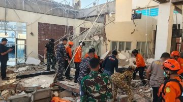 TNI Kerahkan Alutsista dan Personel Bantu Korban Gempa NTT