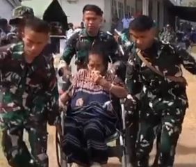 Nagekeo : Detasemen Brigif TP 42/KEF Dikerahkan Topang Evakuasi dan Logistik Pengungsi Gempa