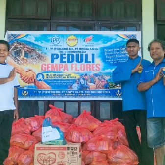 Solidaritas untuk Flores, Kornas THS THM Indonesia Salurkan Ratusan Paket Sembako