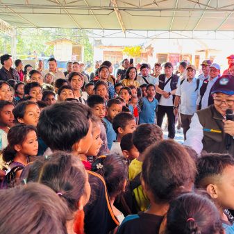 Mendikdasmen Kunjungi Sekolah Terdampak Gempa di Ngada, Janjikan Dana Revitalisasi