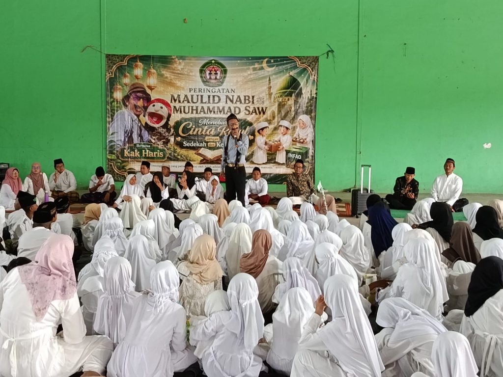 Penuh Tawa dan Pesan Moral, Intip Kemeriahan Maulid Nabi Muhammad SAW di SDN Pabean 2 Sedati