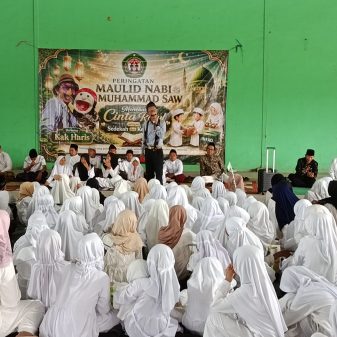 Penuh Tawa dan Pesan Moral, Intip Kemeriahan Maulid Nabi Muhammad SAW di SDN Pabean 2 Sedati