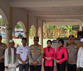 Polda NTT Salurkan Rp 100 Juta untuk Renovasi Masjid Terdampak Gempa di Ende