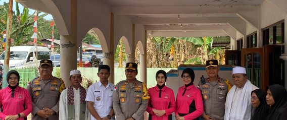 Polda NTT Salurkan Rp 100 Juta untuk Renovasi Masjid Terdampak Gempa di Ende