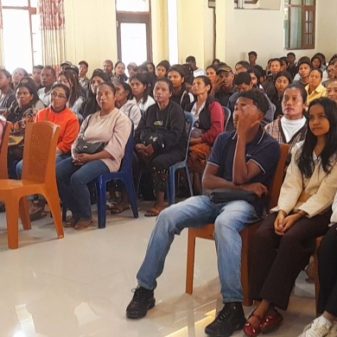 Ngada Kirim Ratusan Mahasiswa Beasiswa ke Berbagai Perguruan Tinggi