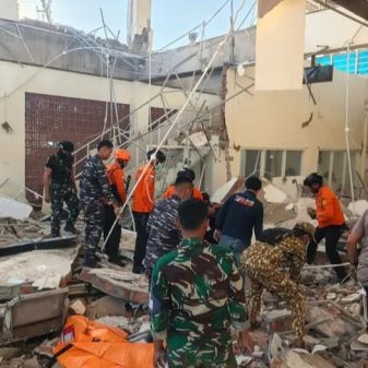 Gempa Magnitudo 7,7 di Flores: Meningkat 47 Warga Meninggal, Ribuan Jiwa Mengungsi
