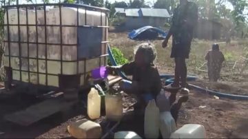 Bantuan Melanie Subono Menembus Isolasi Krisis Air Bersih di Jantung Riung Barat Flores