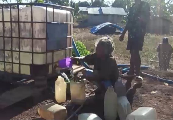 Bantuan Melanie Subono Menembus Isolasi Krisis Air Bersih di Jantung Riung Barat Flores