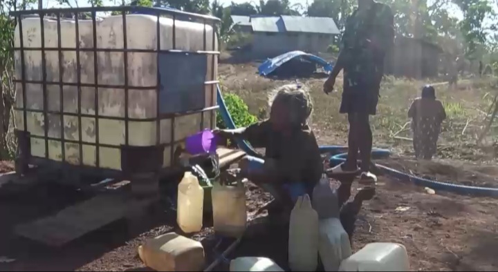 Bantuan Melanie Subono Menembus Isolasi Krisis Air Bersih di Jantung Riung Barat Flores