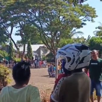 Ribuan Warga Nagekeo Padati Lapangan Pemuda Danga, Menunggu Kedatangan Presiden Prabowo