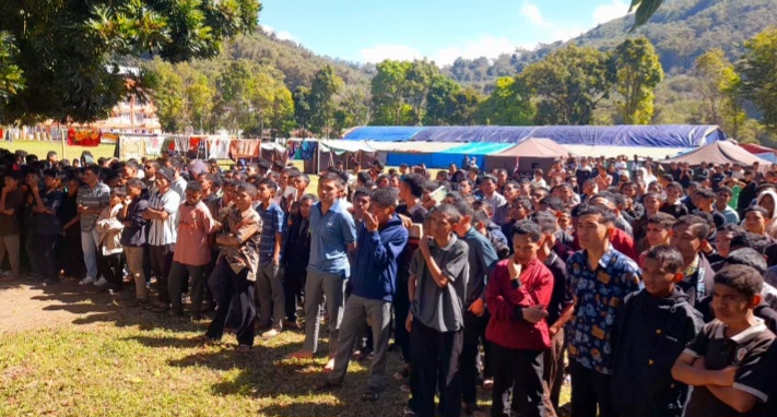 Pasca-Gempa Flores, Ratusan Siswa Seminari Mataloko Bertahan di Tenda Darurat