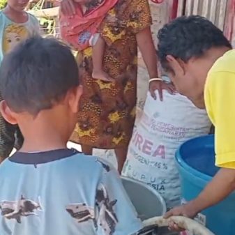 Bencana Flores: Melanie Subono Bantu Air Bersih ke Nagekeo di Tengah Minimnya Armada Tangki