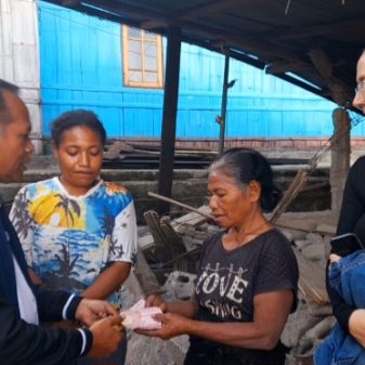 A Helping Hand from Yayasan Dian Flores Indonesia: Supporting the College Education of an Earthquake Victim’s Daughter in Radabata, Ngada