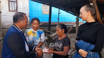 A Helping Hand from Yayasan Dian Flores Indonesia: Supporting the College Education of an Earthquake Victim’s Daughter in Radabata, Ngada