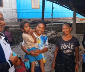 Sentuhan Kasih Yayasan Dian Flores Indonesia untuk Kuliah Putri Janda Tua di Radabata Ngada