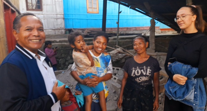 Sentuhan Kasih Yayasan Dian Flores Indonesia untuk Kuliah Anak Janda Korban Gempa di Radabata Ngada